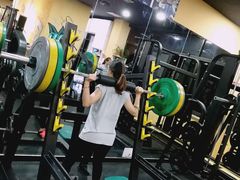 器械区-RoMan罗马健身工作室(莘庄店)