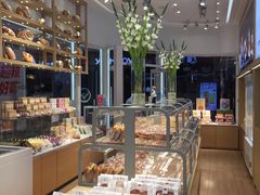 面包甜点陈列柜-好利来(东直门银座店)