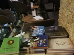 -钟书阁(松江泰晤士小镇店)