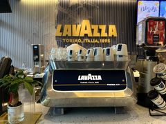 -LAVAZZA拉瓦萨咖啡(中航城君尚购物中心店)