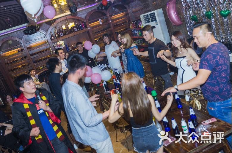 威廉古堡聚会别墅轰趴馆