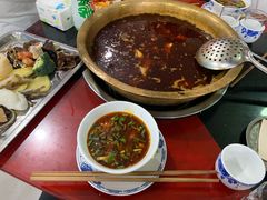 餐具摆设-白水河冷锅鱼