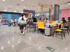 用餐区-麦当劳(火车北站餐厅)