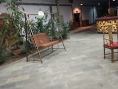 -红栌温泉山庄生态美食餐厅