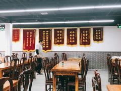 大堂-京东一绝西海子西园烧饼夹肉