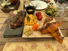 -Mark&Mars Restaurant