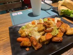 -八月美食小馆(银泰城总店)