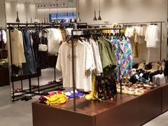 -URBAN REVIVO(七宝领展广场店)