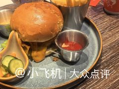 美式烧烤牛肉汉堡堡-bluefrog蓝蛙(石家庄欢乐汇店)