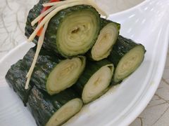 小吃青瓜-轩记海鲜餐厅·四十五年老字号·经典粤菜(西区彩虹店)
