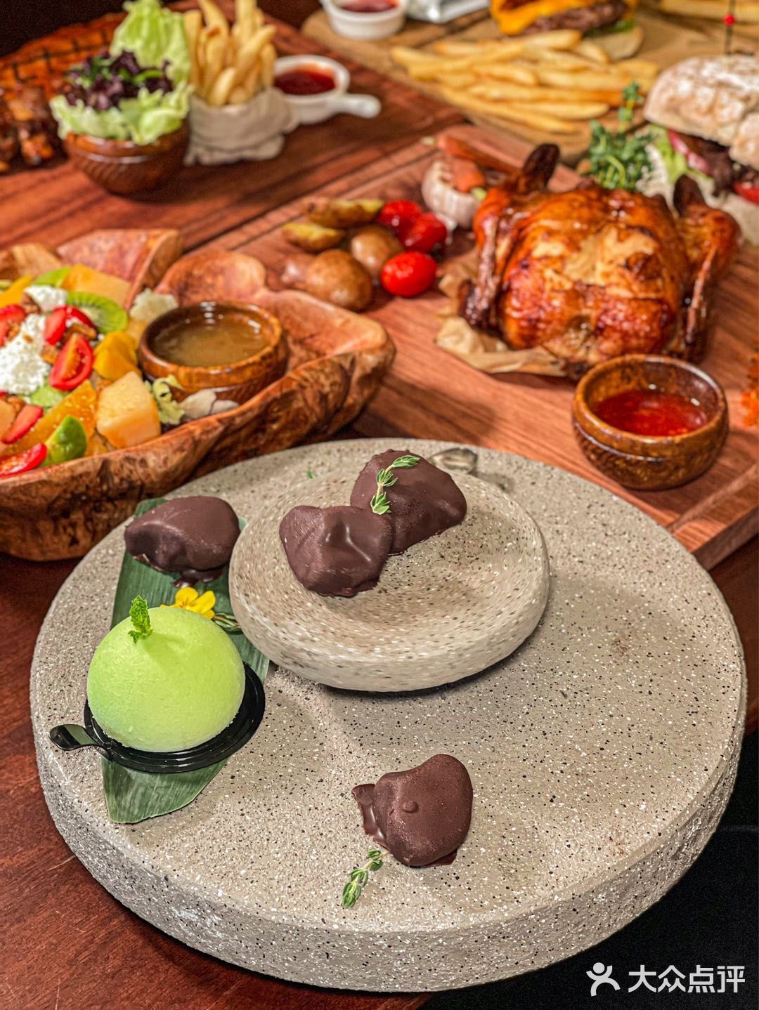 重庆探店| 新晋美式西餐厅奥特曼芝士汉堡🍔