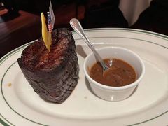 -Wolfgang’s Steakhouse 沃夫冈牛排馆(上海白玉兰广场店)