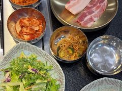 -臻牛烤肉