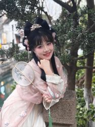 -一揽芳华汉服旗袍体验馆(拙政园店)