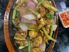 -大富蚝乌东哥饭店·石锅鱼杂·柠檬鸭(革新路店)