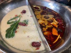 双拼锅底-湊湊火锅·茶憩(新中关购物中心店)