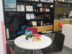 -上海华裕比亚迪4S店