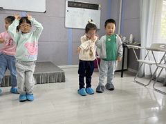 -西安小天鹅艺术团(曲江Alice店)