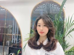 -BULB STUDIO 巴柏明星发型工作室