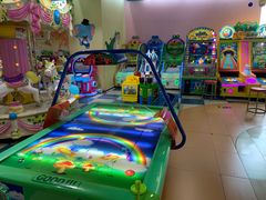 -爱玩嘉年华(龙湖曲江天街店)
