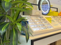 -天空之镜眼镜店蔡司依视路配镜授权零售店(望京颐堤港店)