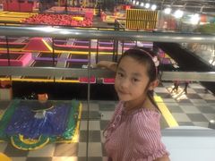 -嘿哟动霸CHUA·新潮玩运动娱乐中心·蹦床滑冰团建乐园