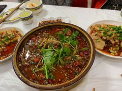 -乡土特色.冷锅鱼.牦牛肉汤锅