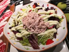 深海金枪鱼沙拉-千纸鹤嫩汁烤肉(学府店)