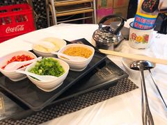 -鲜入围煮花胶鸡海鲜火锅