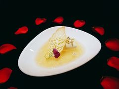 豆奶冰淇淋燕窝-wann lounge 低温慢煮牛排·清吧