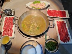 -伴山牛贵州黄牛肉火锅·苗疆非遗艺术餐厅(上海首店)