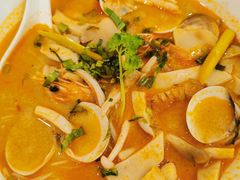 酸辣冬阴功海鲜汤檬粉-美奈小馆·东南亚菜(福田星河COCO Park店)