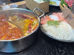 -鹿鸣山草本茶香火锅(园西路店)