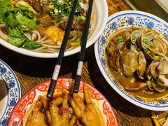 -爆炸头阿姨小四川正宗川味小吃(无任何分店)