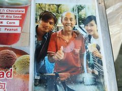 -詹爷爷乌节路街头冰淇淋