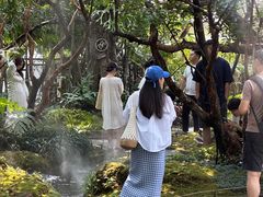 -Chom Cafe and Restaurant