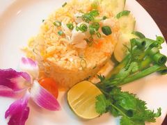 -Chom Cafe and Restaurant