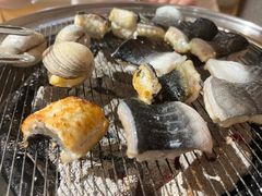 -围炉肉舍丹东海鲜烤肉·烤活鳗(步行街店)