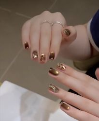 -桃色美甲沙龙