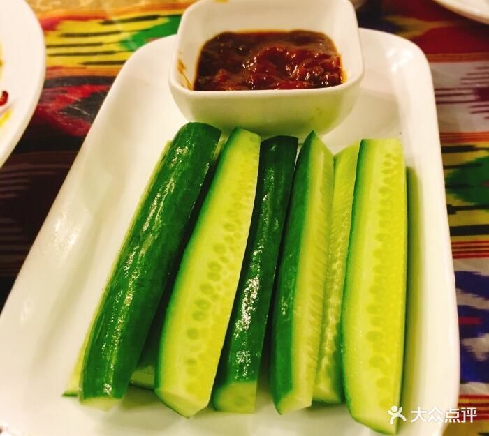军垦宾馆·新疆风味餐厅黄瓜沾酱图片