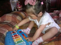 -爱婴室(上海嘉定罗宾森广场店)