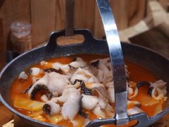 -老滇山寨•云南特色菜•地方菜•民族风情歌舞表演(金碧店)