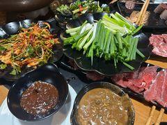 -果松木炭酸菜铜火锅·外婆参鸡汤