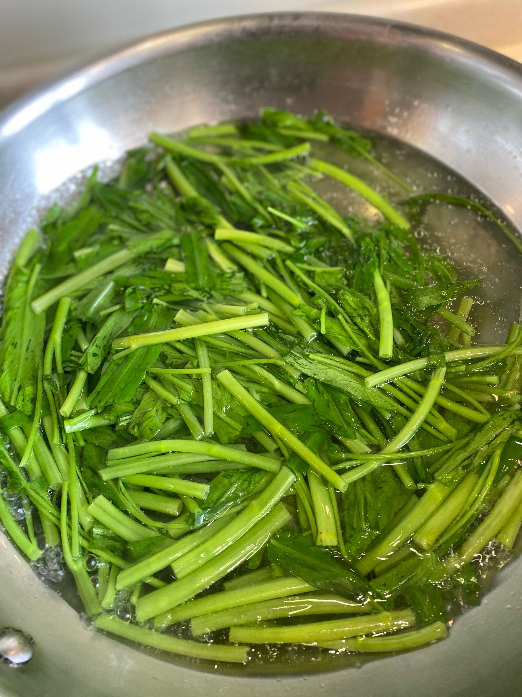 不开油锅的腐乳空心菜