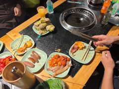 -釜御山海鲜烤肉火锅自助(新城市中心店)
