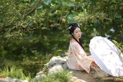 -一揽芳华汉服旗袍体验馆(拙政园店)