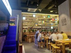 大堂-木屋烧烤(龙湖天街店)