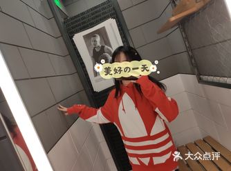 来逛奥莱，发现很多人都在逛阿迪达斯，嗖嗖嗖的赶紧去