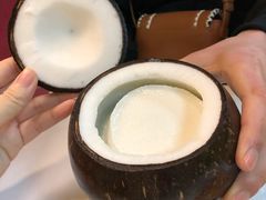 -志龙皇冠吃货椰子铺