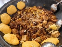 -粘豆包柴火铁锅炖
